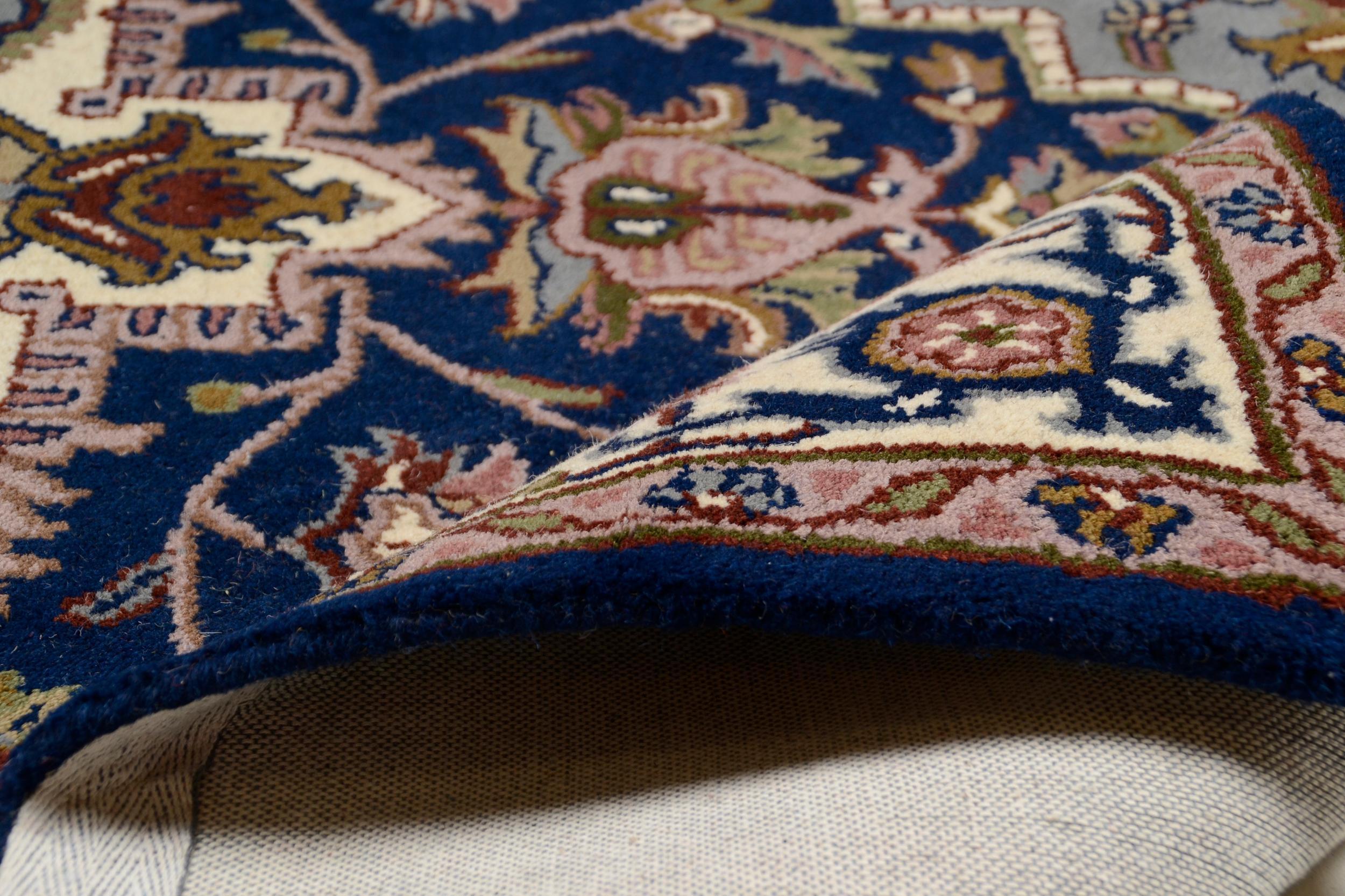 Living room rug Royal Heriz Heriz 700 Blue, Natural fibre, in colour Blue | Homerugs - Detail View (6)