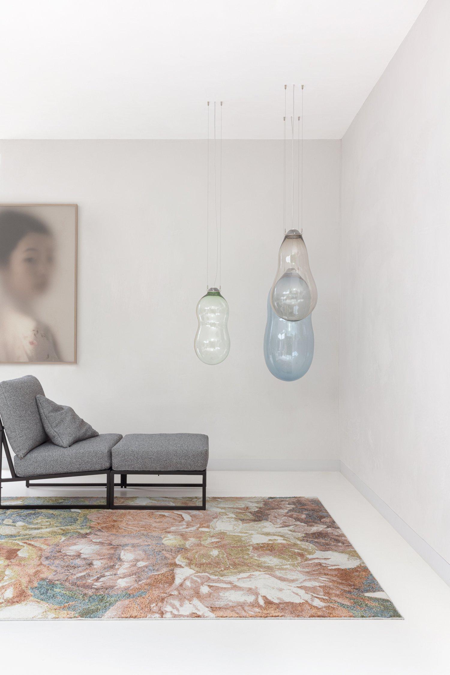 Wohnzimmer Teppich Bloom Multi aus 50% Wolle, 50% PES, in der Farbe Multi | Homerugs - Raumansicht