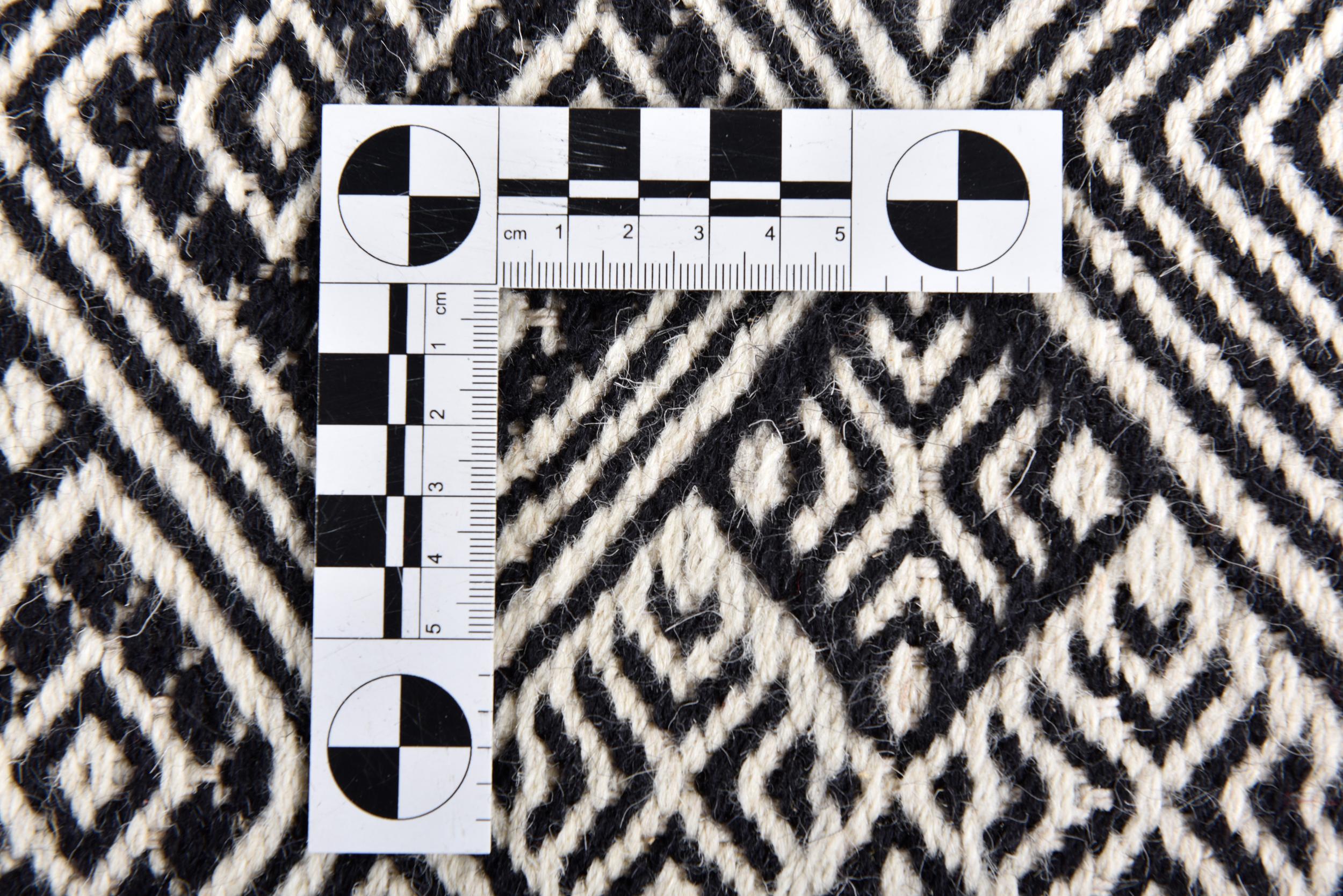 Wohnzimmer Teppich Molde 14005 615 Black/White aus 100% Schurwolle, in der Farbe Black/White | Homerugs - Detailsicht (8)