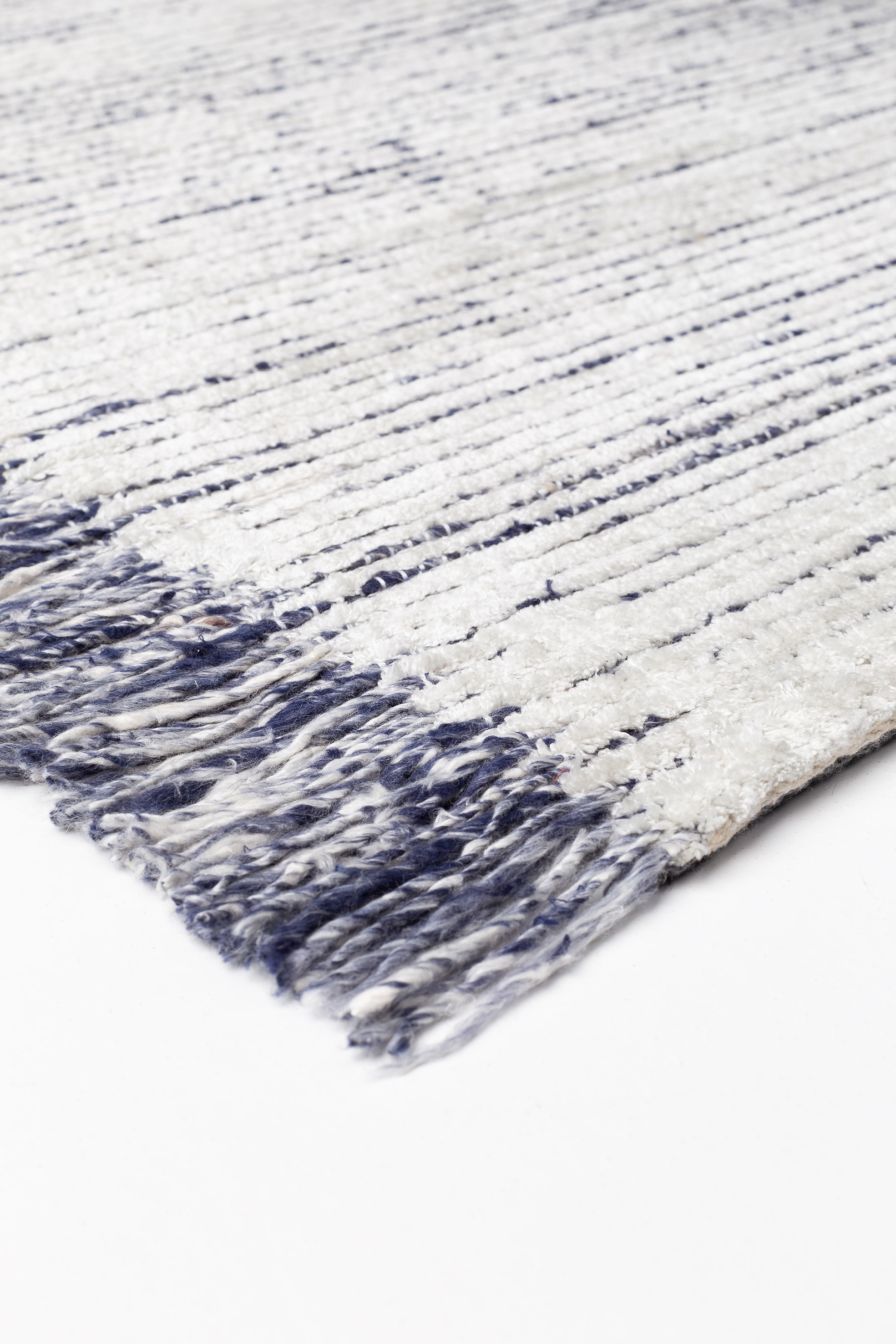 Ligne Pure Einfarbiger Teppich Torrent Wave | Homerugs - Dein TEPPICH-Onlineshop | Mood view