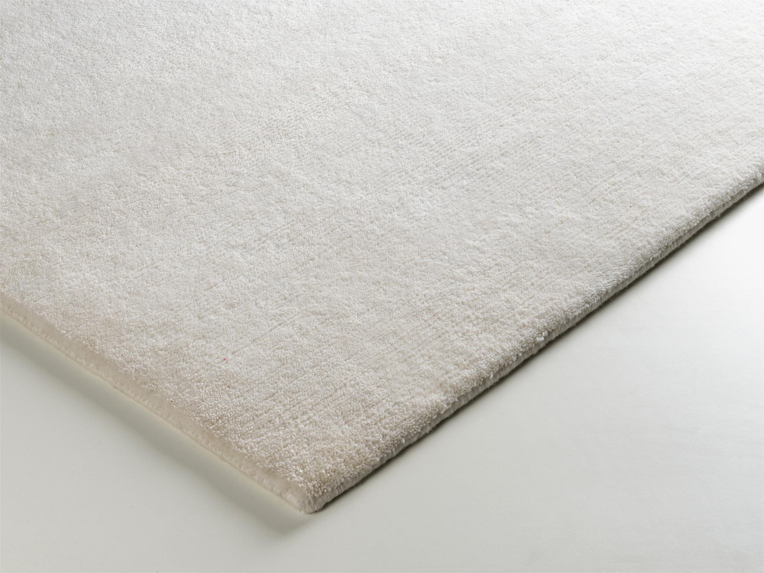 Wool rug Phokara Uni Snow | Homerugs - Your online rug store | Mood view