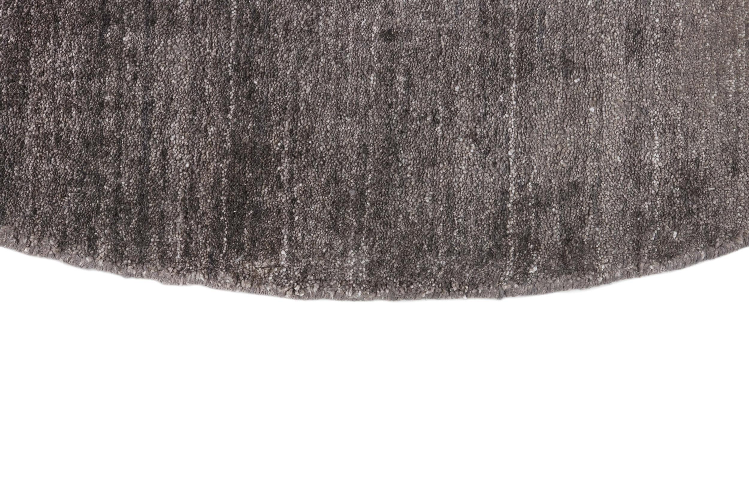 Rug Plain Dust Round Robusto, Dark Brown Round, Viskose | Homerugs - Detail View (4)