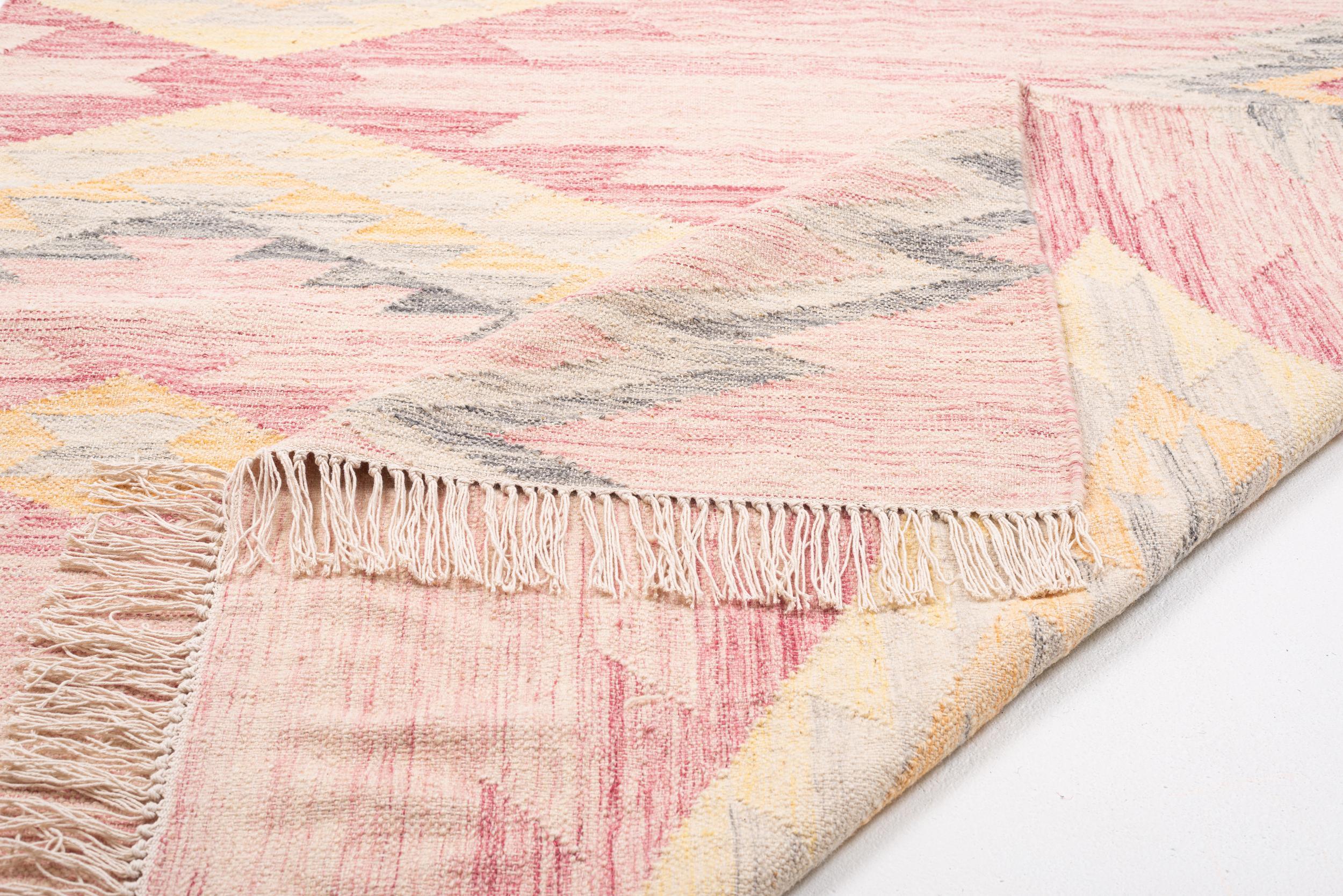 Wohnzimmer Teppich Vintage Zigzag 260 Berry aus 80% Wolle, 20% Baumwolle, in der Farbe Berry | Homerugs - Detailsicht (3)