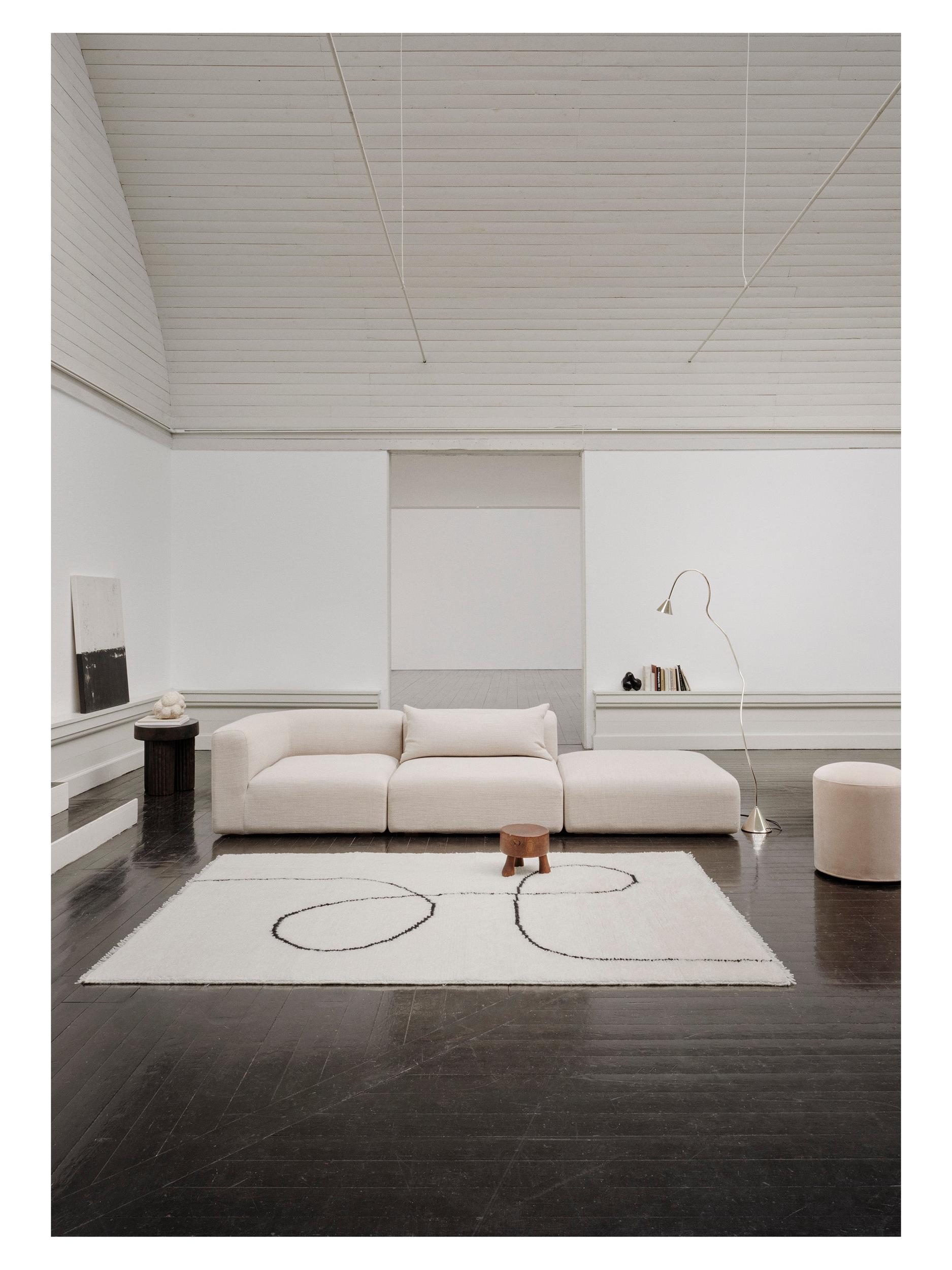 Bedroom rug Astral Spiral Black, Natural fibre, in colour Black | Homerugs - Room View