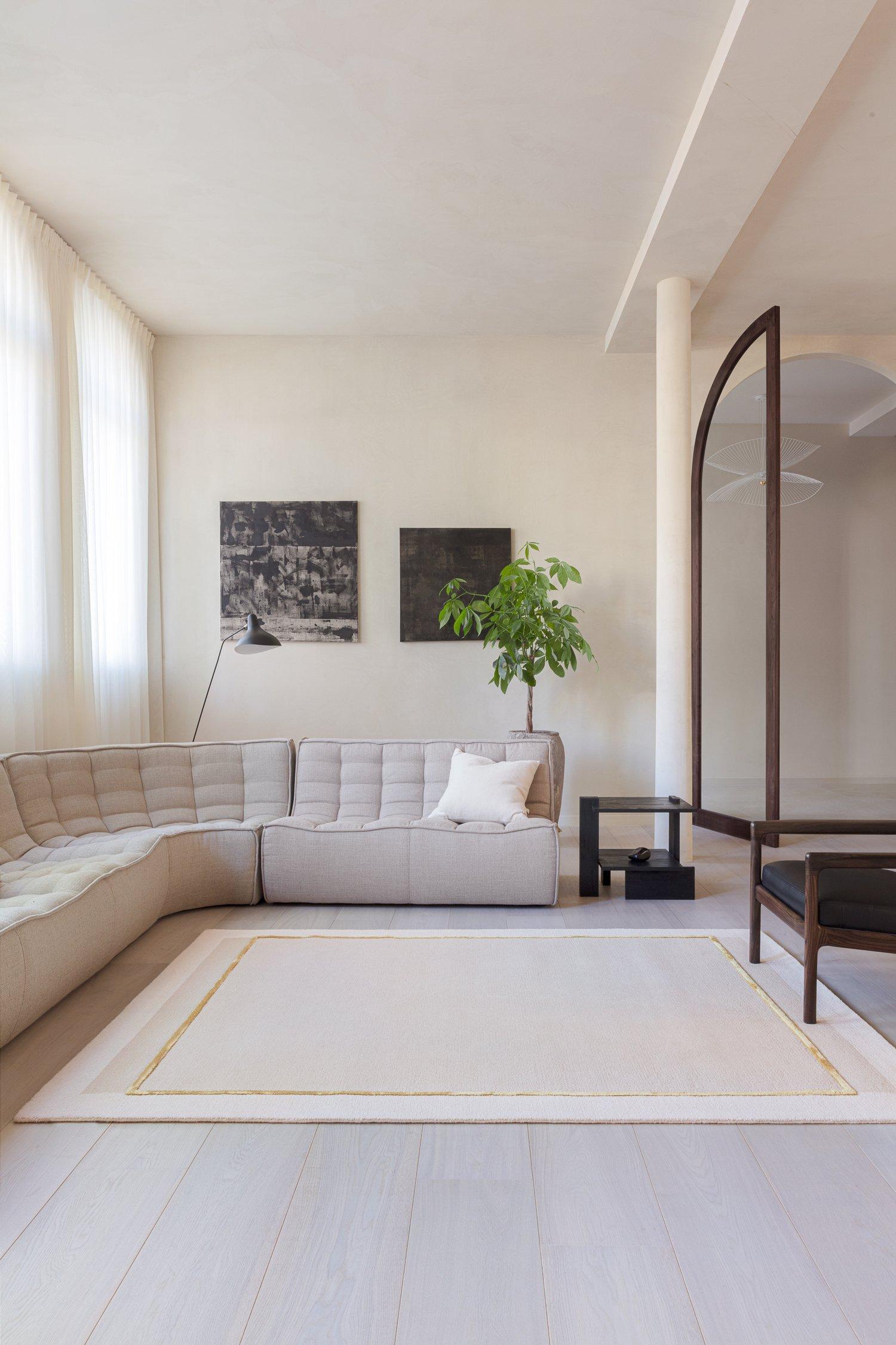 Wohnzimmer Teppich Layer Cake Beige aus 50% Wolle, 50% Viskose, in der Farbe Beige | Homerugs - Raumansicht