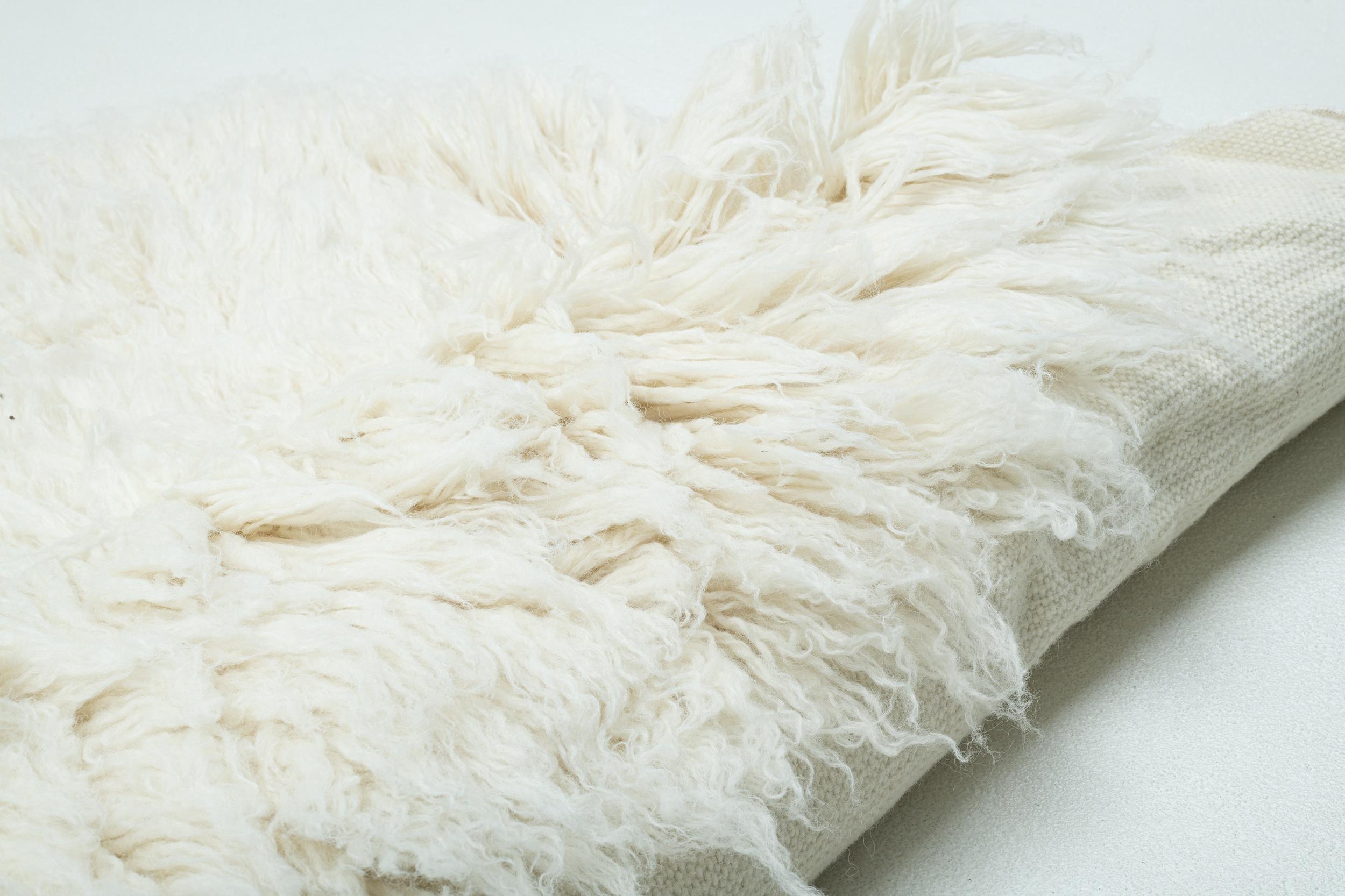 Wohnzimmer Teppich Flokos Xxl Uni 100 Natural aus 100% Schurwolle, in der Farbe Natural | Homerugs - Draufsicht
