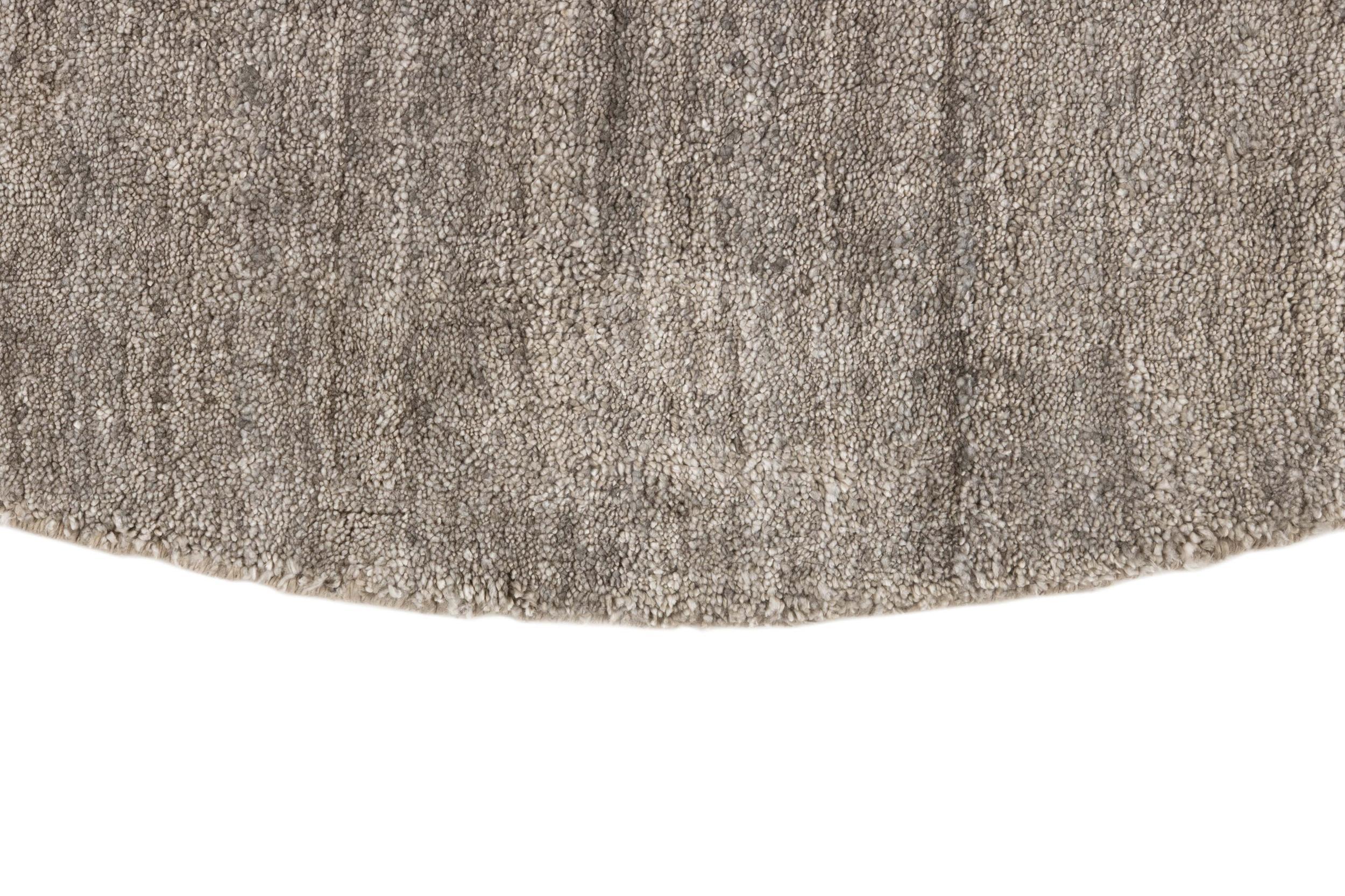 Teppich Plain Dust Round Robusto, Grey Round aus Viskose | Homerugs - Detailsicht (4)