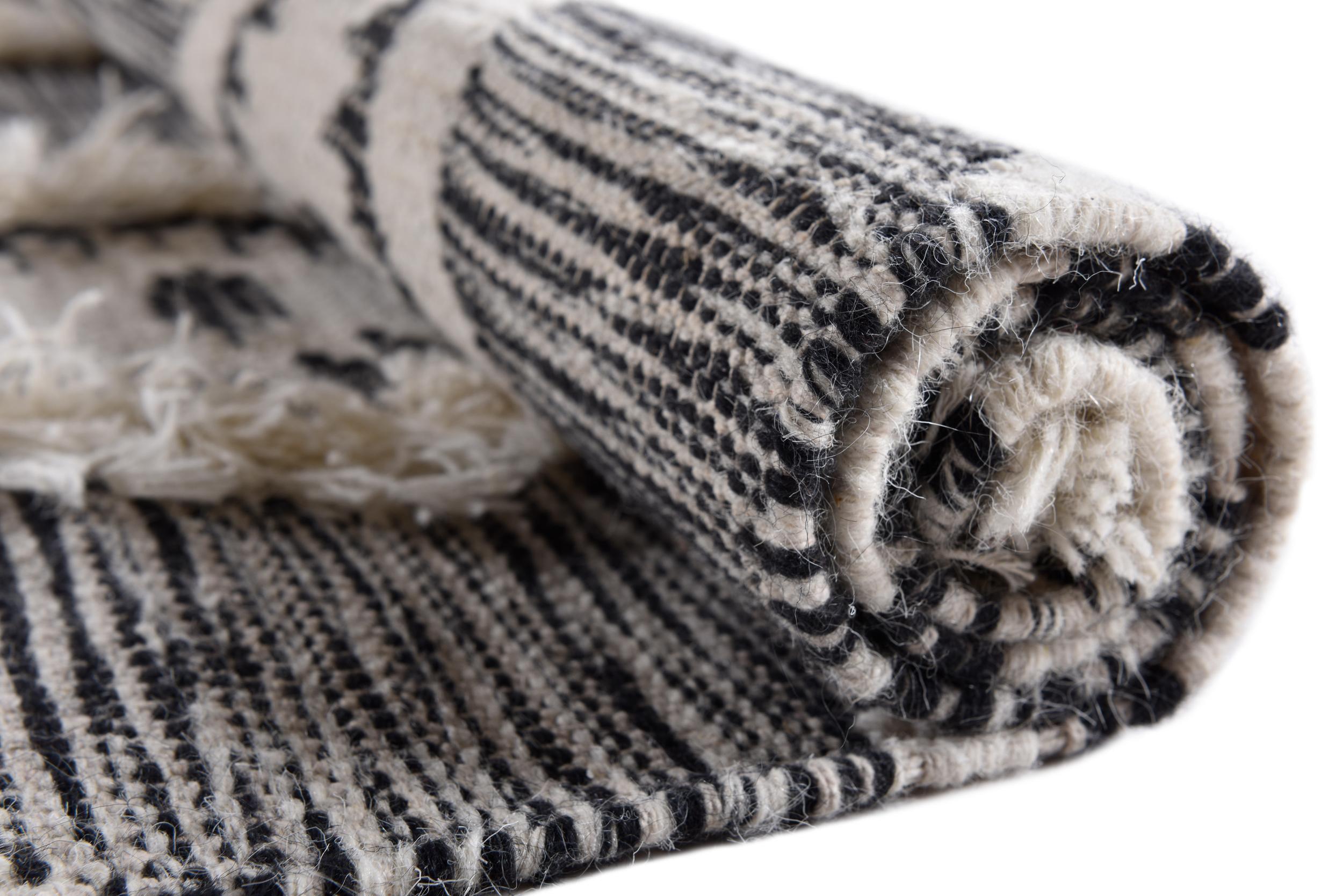 Wohnzimmer Teppich Mora 14019 615 Black/White aus 80% Schurwolle / 20% Baumwolle, in der Farbe Black/White | Homerugs - Detailsicht (3)
