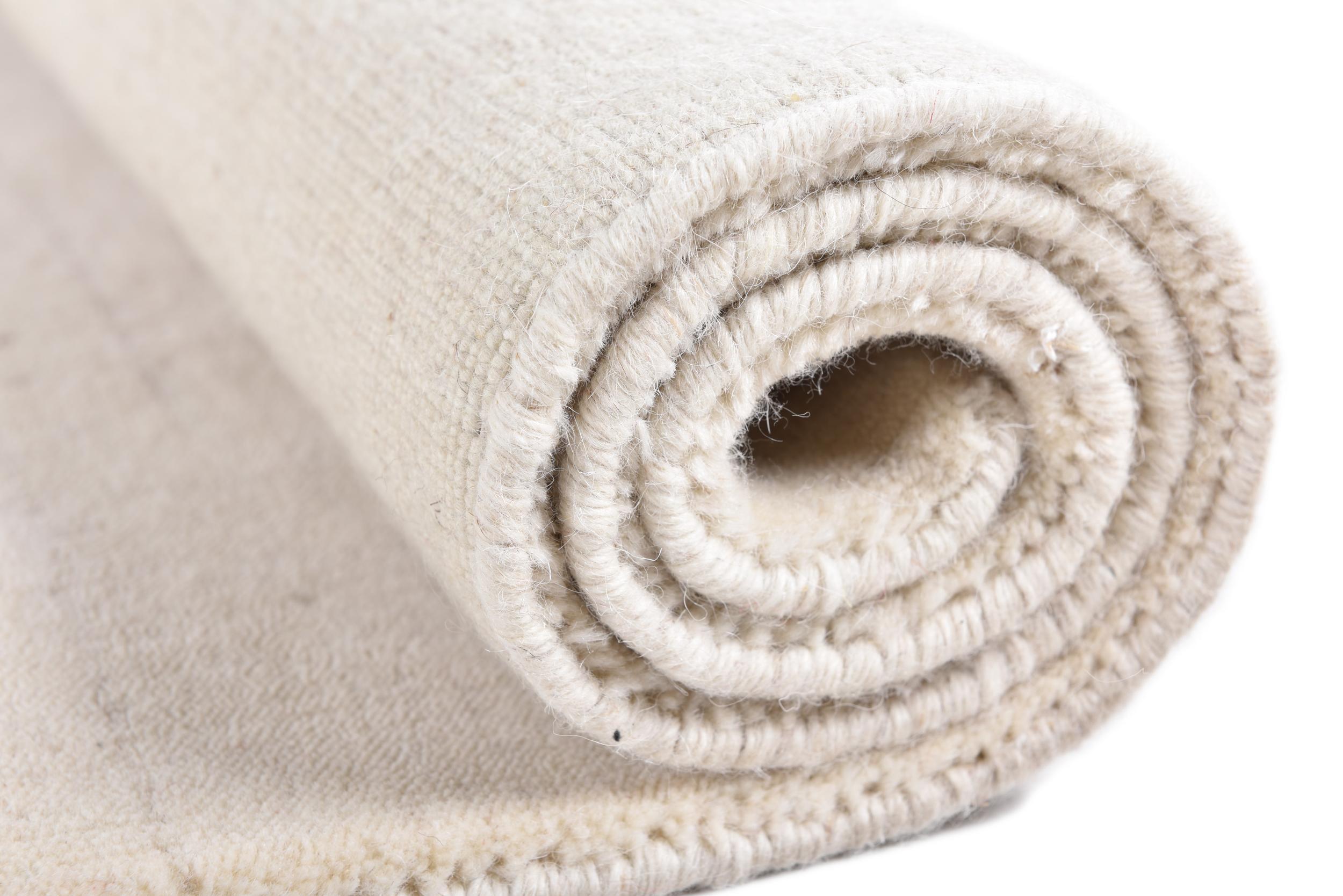 Bedroom rug Lori Dream 3961 550 Beige, 100% Virgin Wool (IWS), in colour Beige | Homerugs - Room View