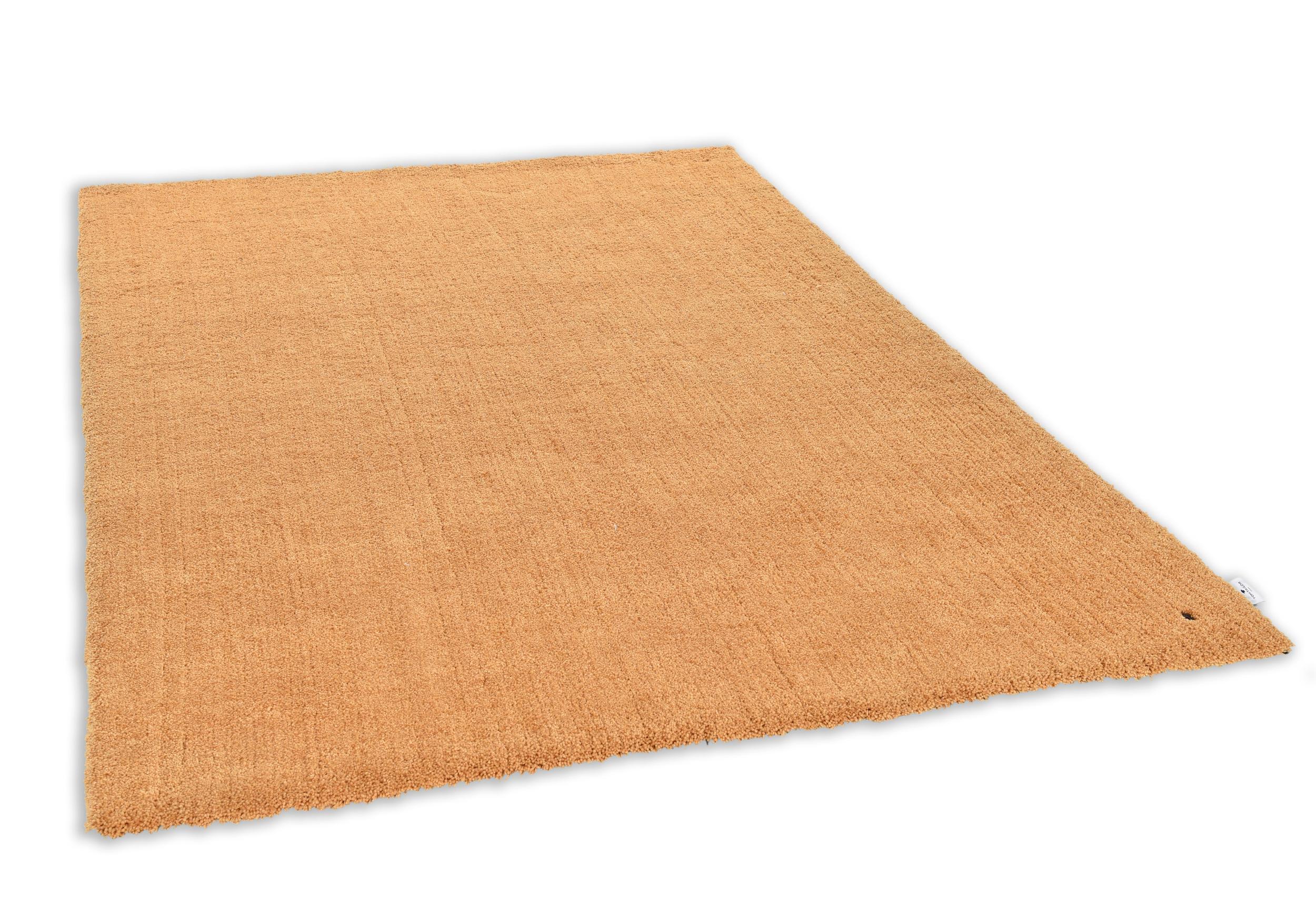 Living room rug Cozy Uni 870 Gold, 100% Polyester, in colour Gold | Homerugs - Room View