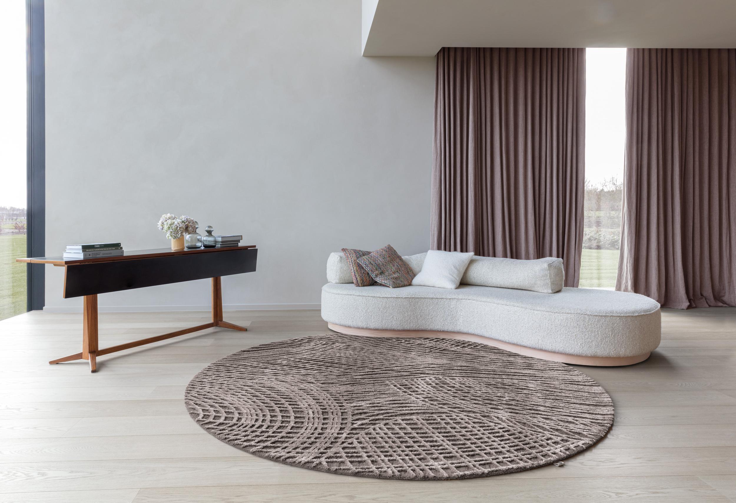 Schlafzimmer Teppich Spiro Taupe Stone aus 89% Wolle, 11% Seide, in der Farbe Taupe Stone | Homerugs - Draufsicht