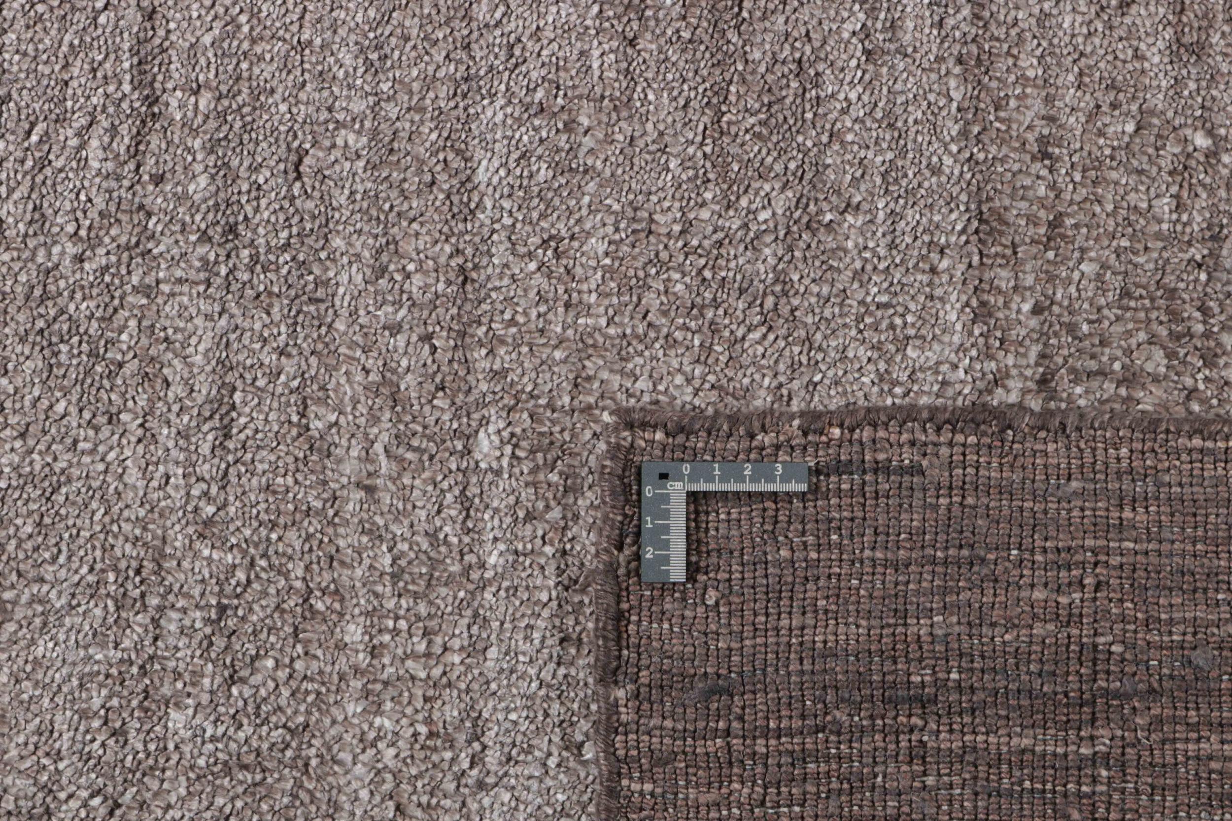 Rug Plain Dust Robusto, Dark Brown, Viskose | Homerugs - Room View