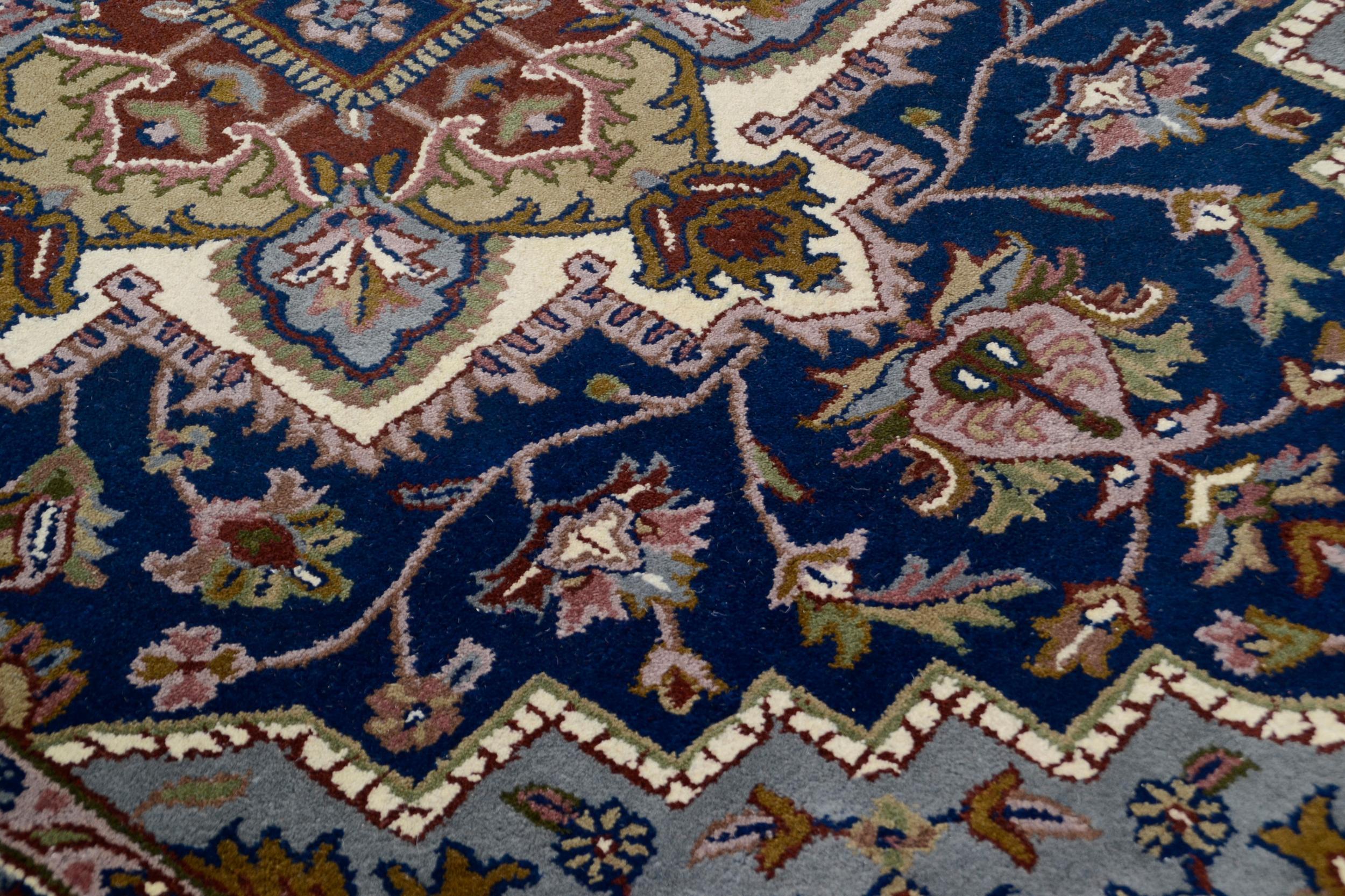 Living room rug Royal Heriz Heriz 700 Blue, Natural fibre, in colour Blue | Homerugs - Detail View (5)