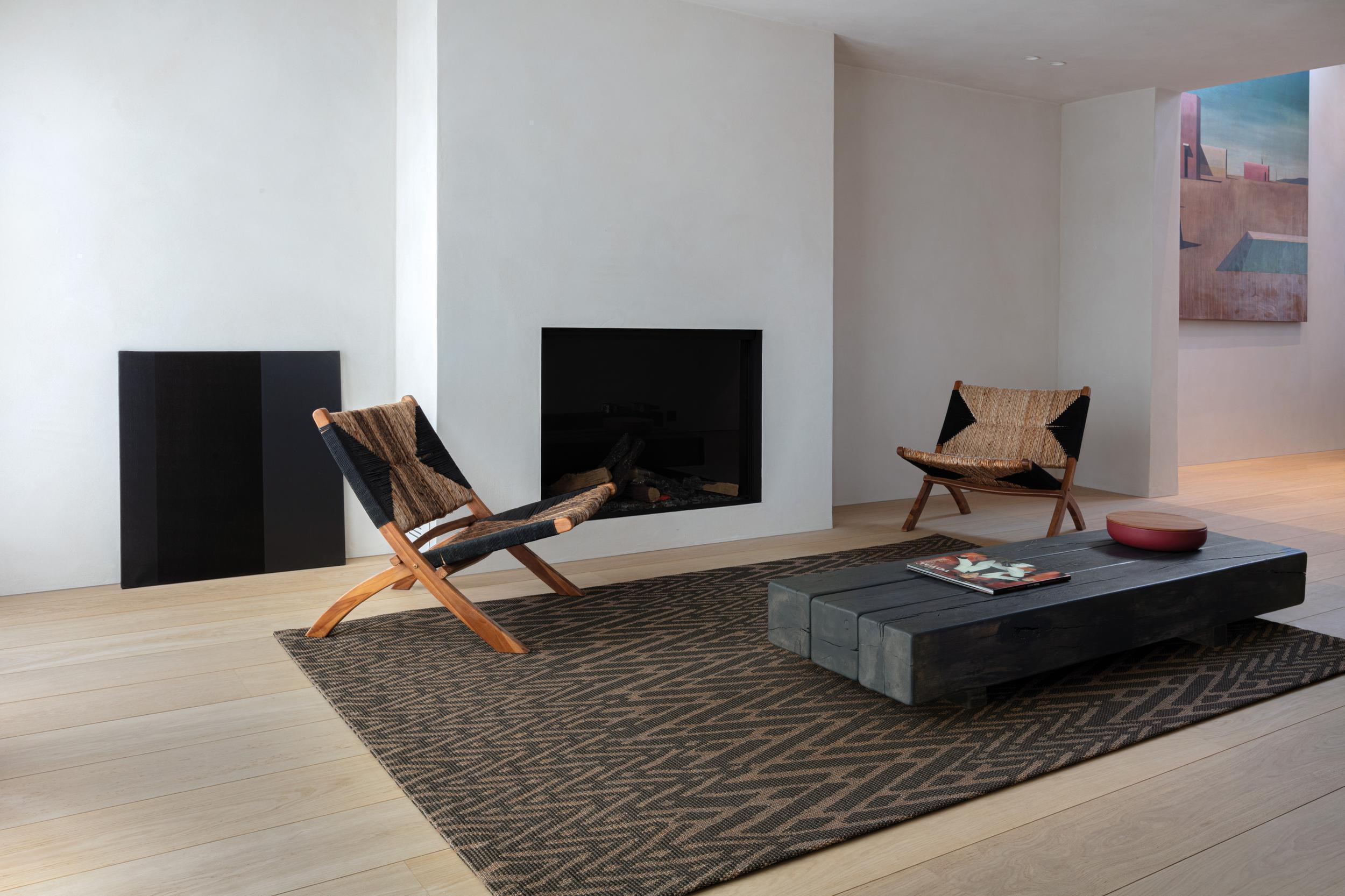 Wohnzimmer Teppich Masai Demitasse aus 45% Wolle, 34% Leinen, 10% Polyester, 9% Baumwolle, 2% Acryl, in der Farbe Demitasse | Homerugs - Raumansicht