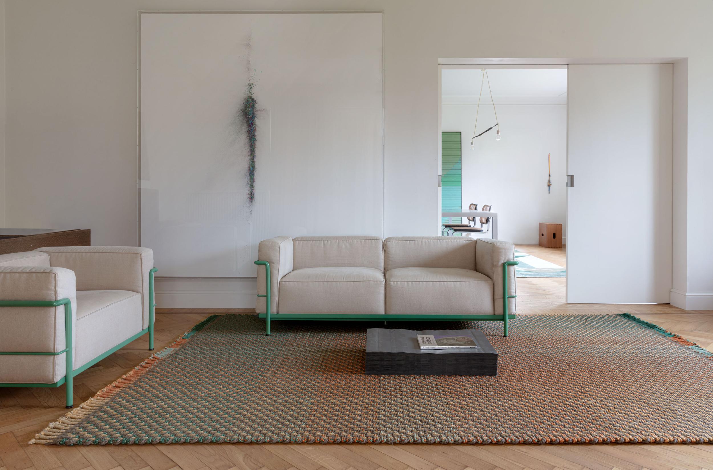 Schlafzimmer Teppich Dakar Autumn Green aus 76% Wolle - 24% Sisal, in der Farbe Autumn Green | Homerugs - Raumansicht