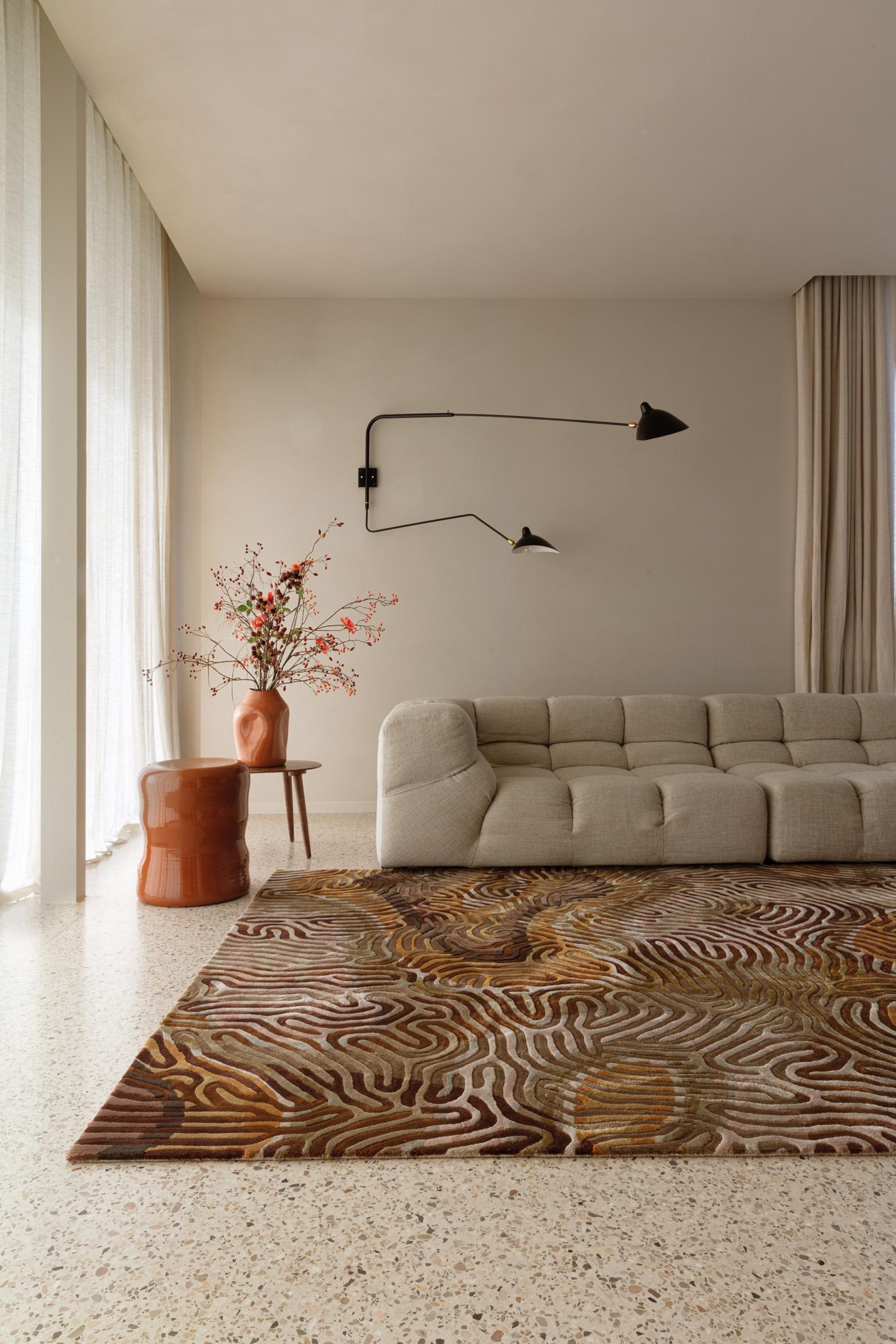 Wohnzimmer Teppich Parallel Brain Golden aus 100% Meerseide, in der Farbe Golden | Homerugs - Detailsicht (3)