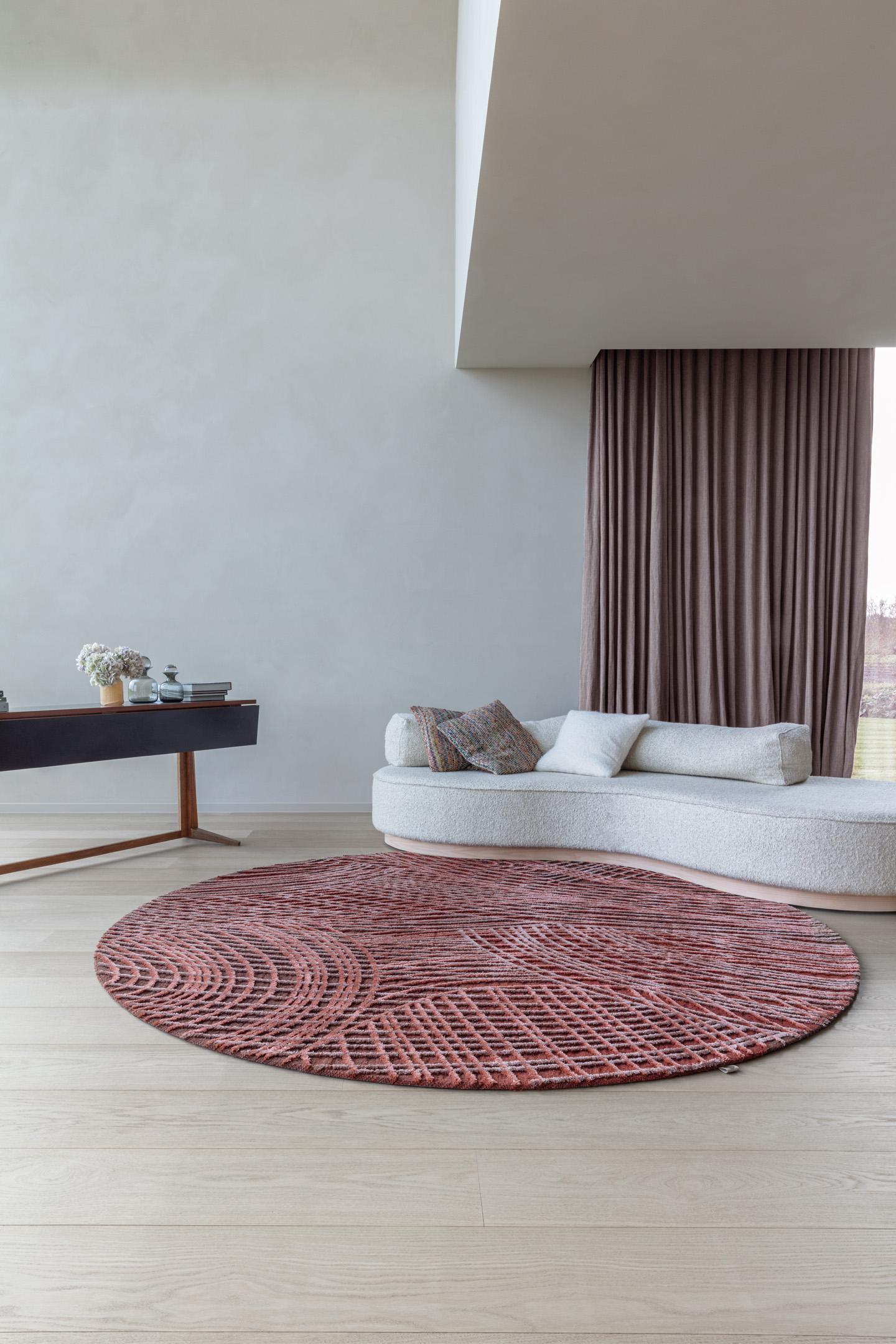 Living room rug Spiro Auburn Brown, 89% Wool, 11% Silk, in colour Auburn Brown | Homerugs - Detail View (4)