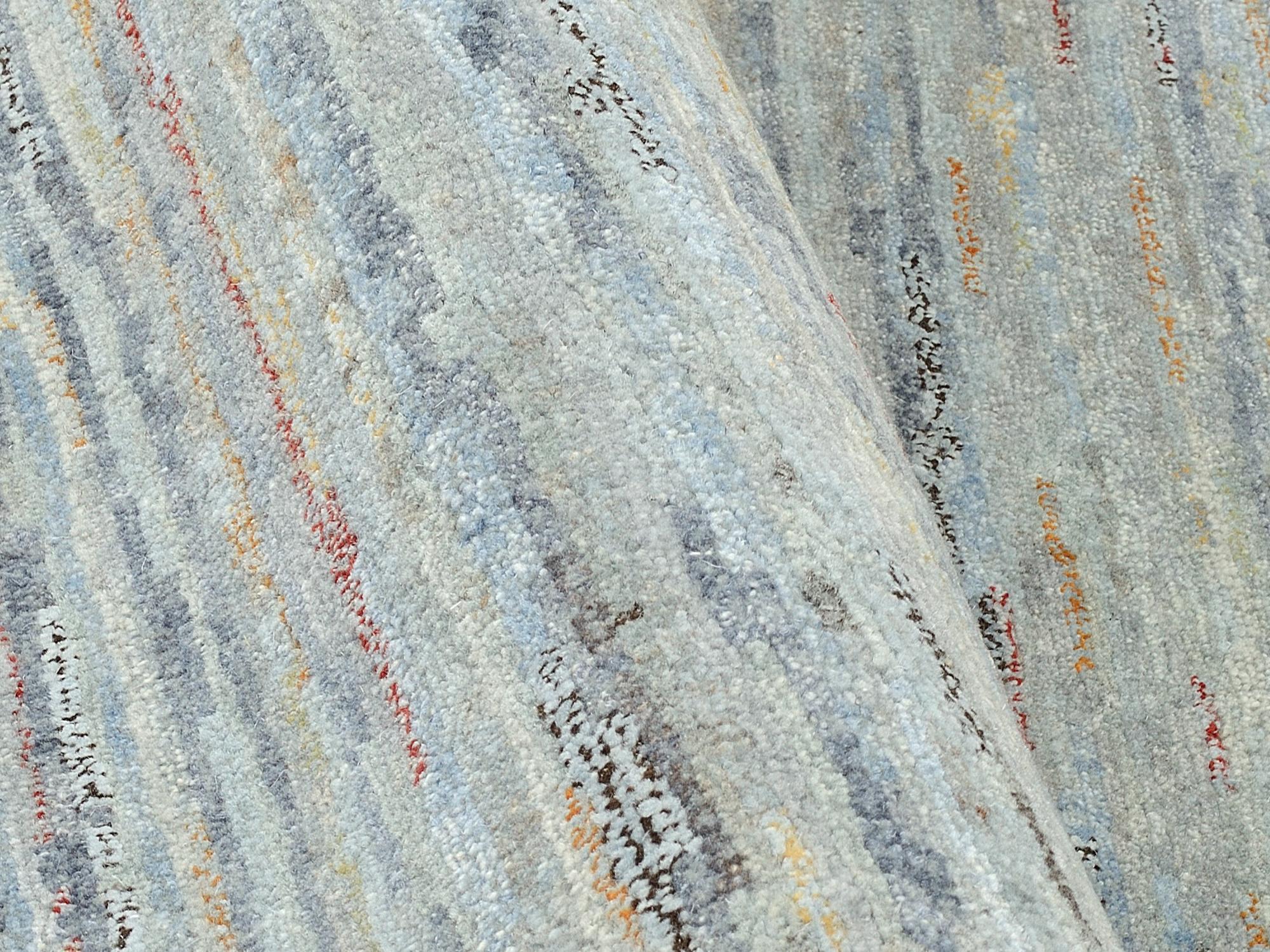 Schlafzimmer Teppich Nitra Himalaya Silber-Grau aus 100% Schurwolle, in der Farbe Silber-Grau | Homerugs - Detailsicht (6)