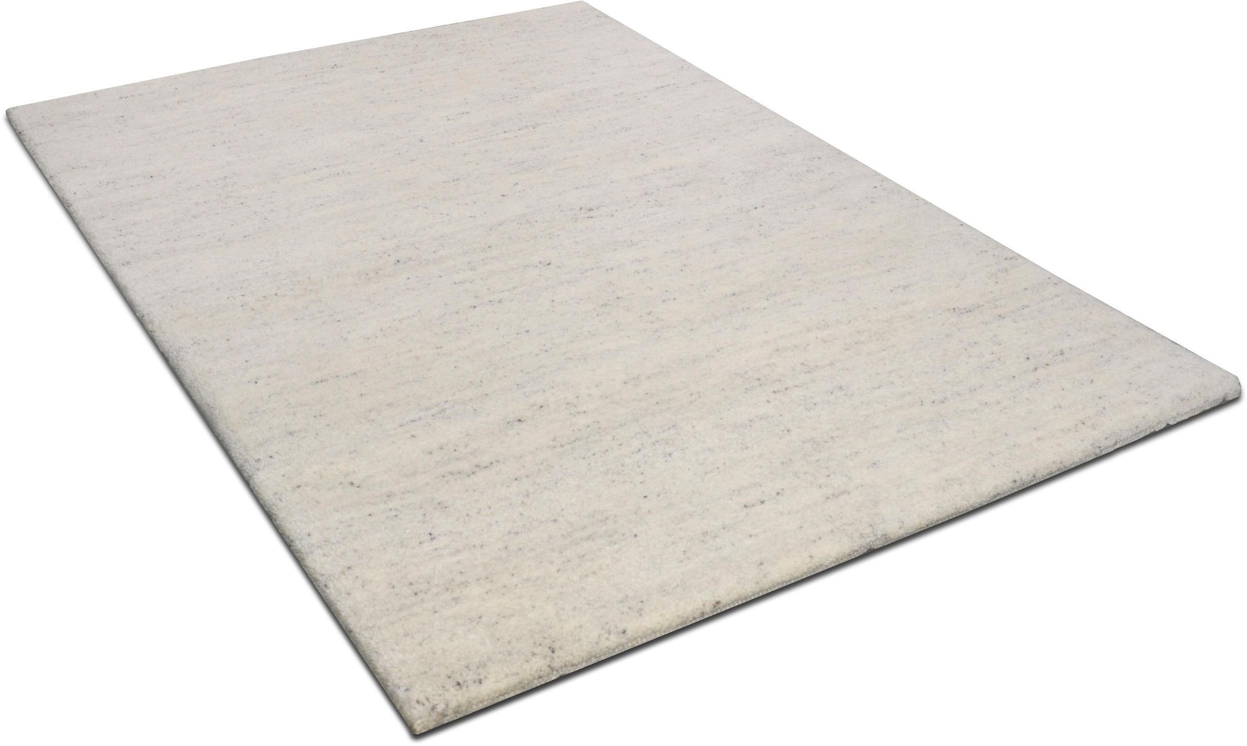 Bedroom rug Imaba Super Uni 107 Sand, 90-100% Virgin wool, in colour Sand | Homerugs - Detail View (4)