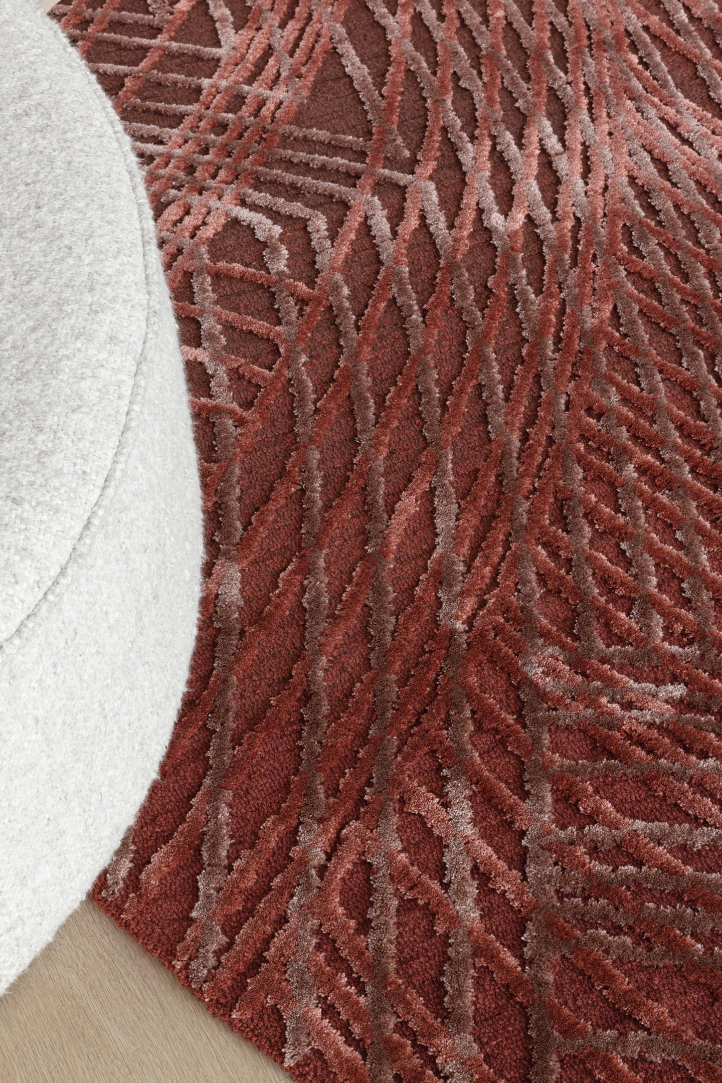 Living room rug Spiro Auburn Brown, 89% Wool, 11% Silk, in colour Auburn Brown | Homerugs - Room View