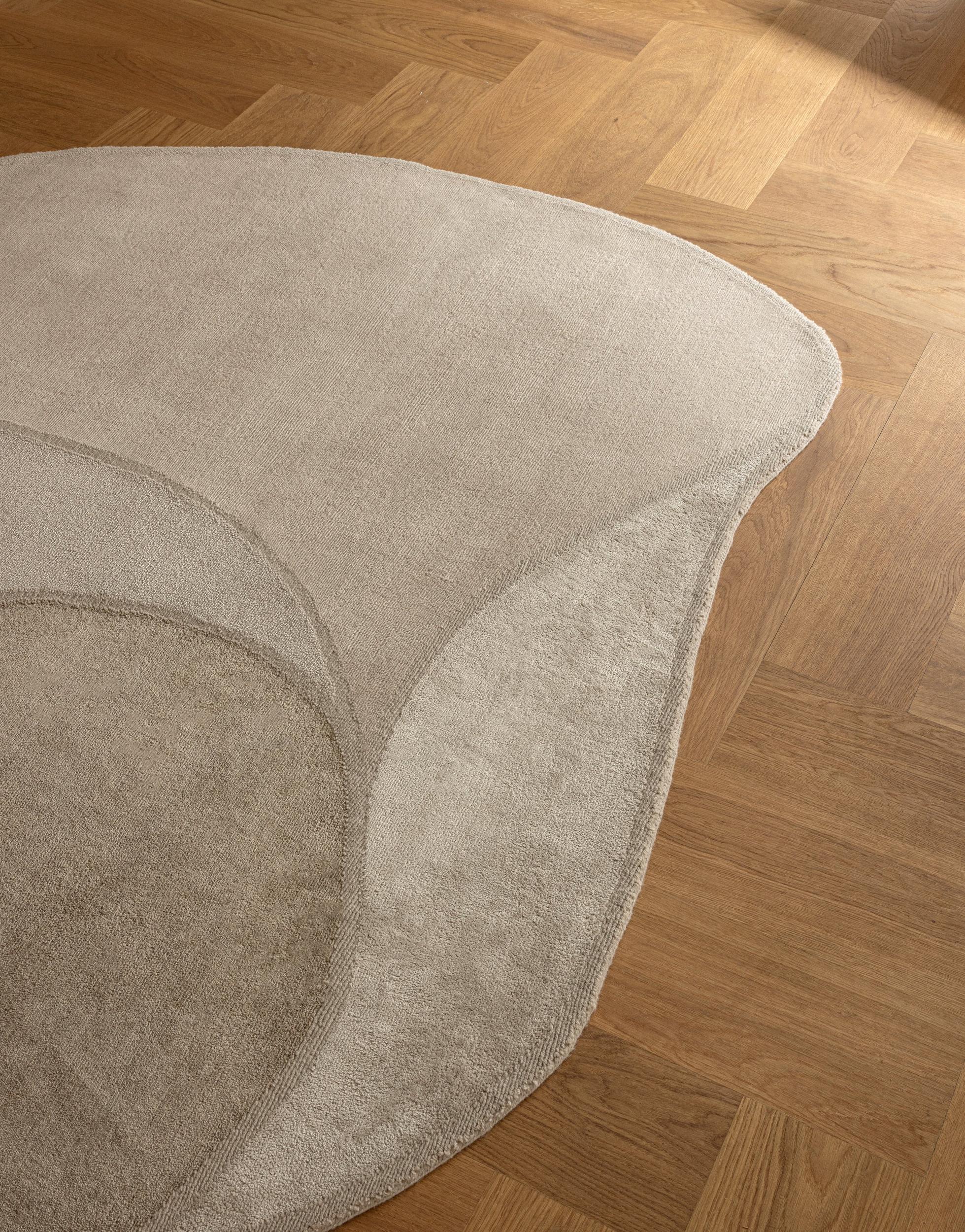 Schlafzimmer Teppich Shoal Dream Beige aus 100% Neuseelandwolle, in der Farbe Beige | Homerugs - Raumansicht