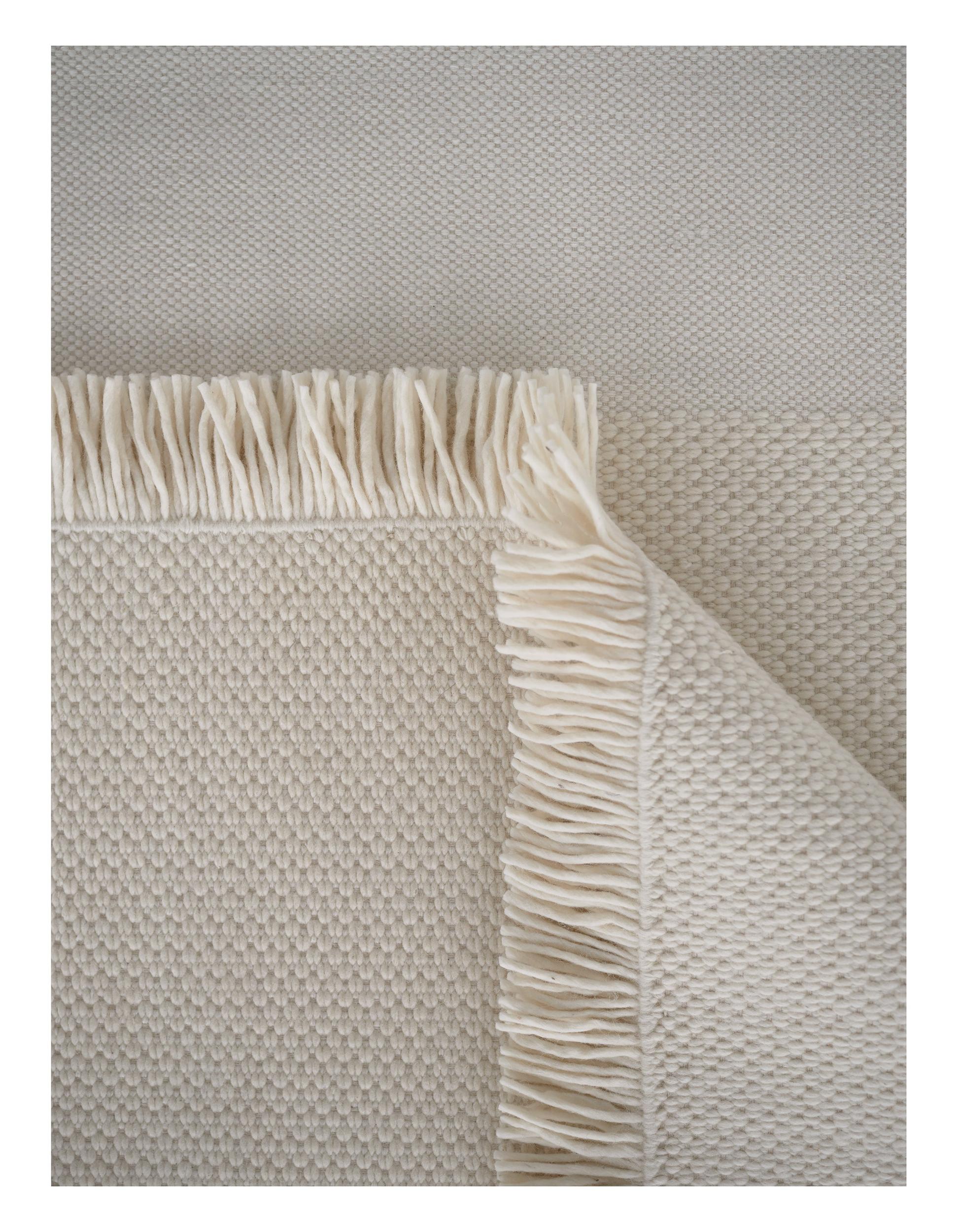 Wohnzimmer Teppich Silent Path Beige aus 55% NZ Wolle, 45% Viskose, in der Farbe Beige | Homerugs - Detailsicht (3)