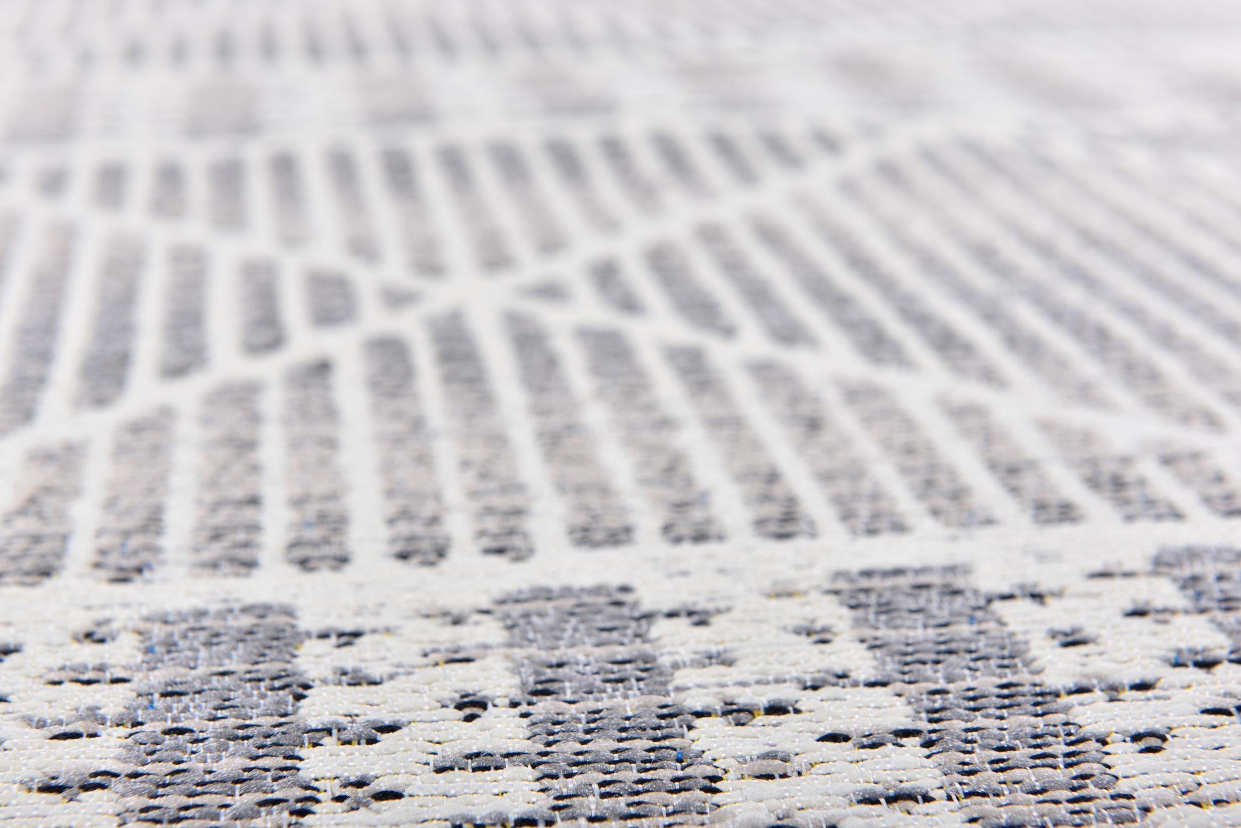 Outdoor rug Funky Outdoor Geometric 550 Beige, 76% Polypropylene, 24% Polyester, in colour Beige | Homerugs - Room View