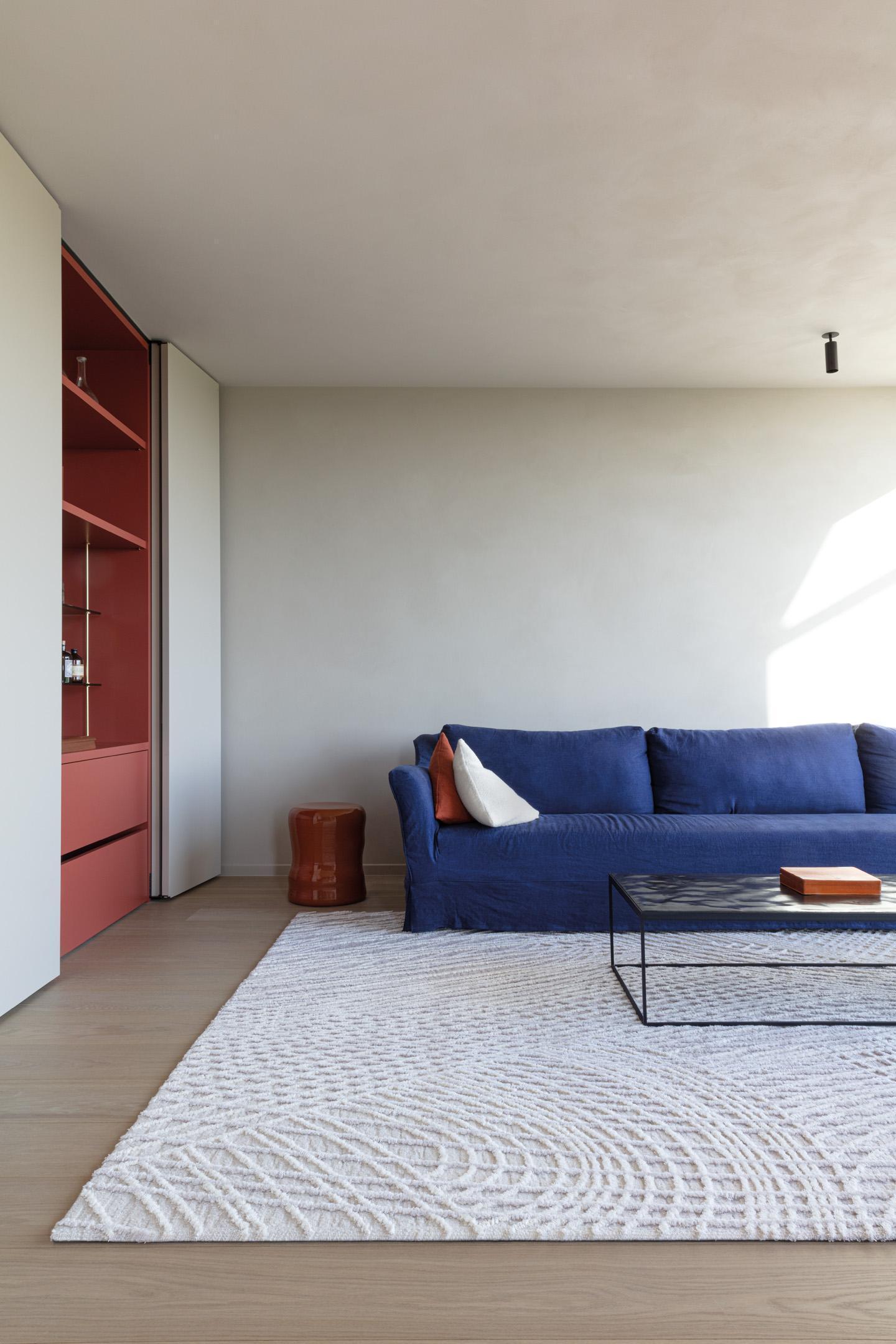 Schlafzimmer Teppich Spiro Vanilla Fog aus 89% Wolle, 11% Seide, in der Farbe Vanilla Fog | Homerugs - Detailsicht (3)