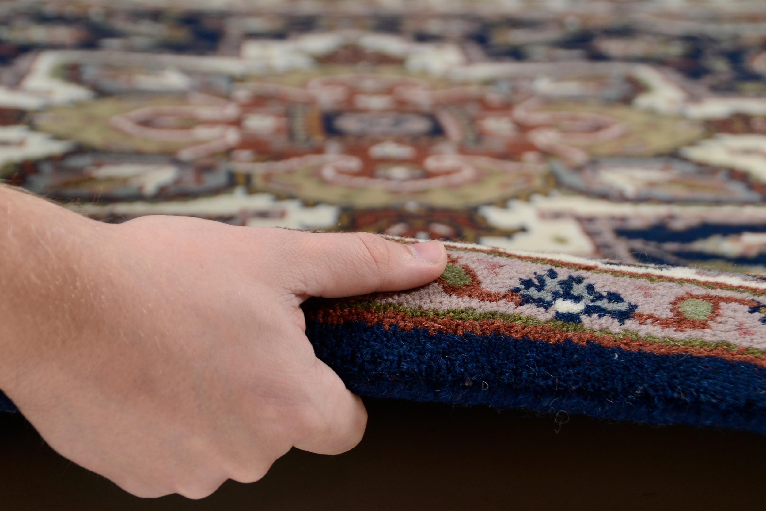 Living room rug Royal Heriz Heriz 700 Blue, Natural fibre, in colour Blue | Homerugs - Detail View (3)