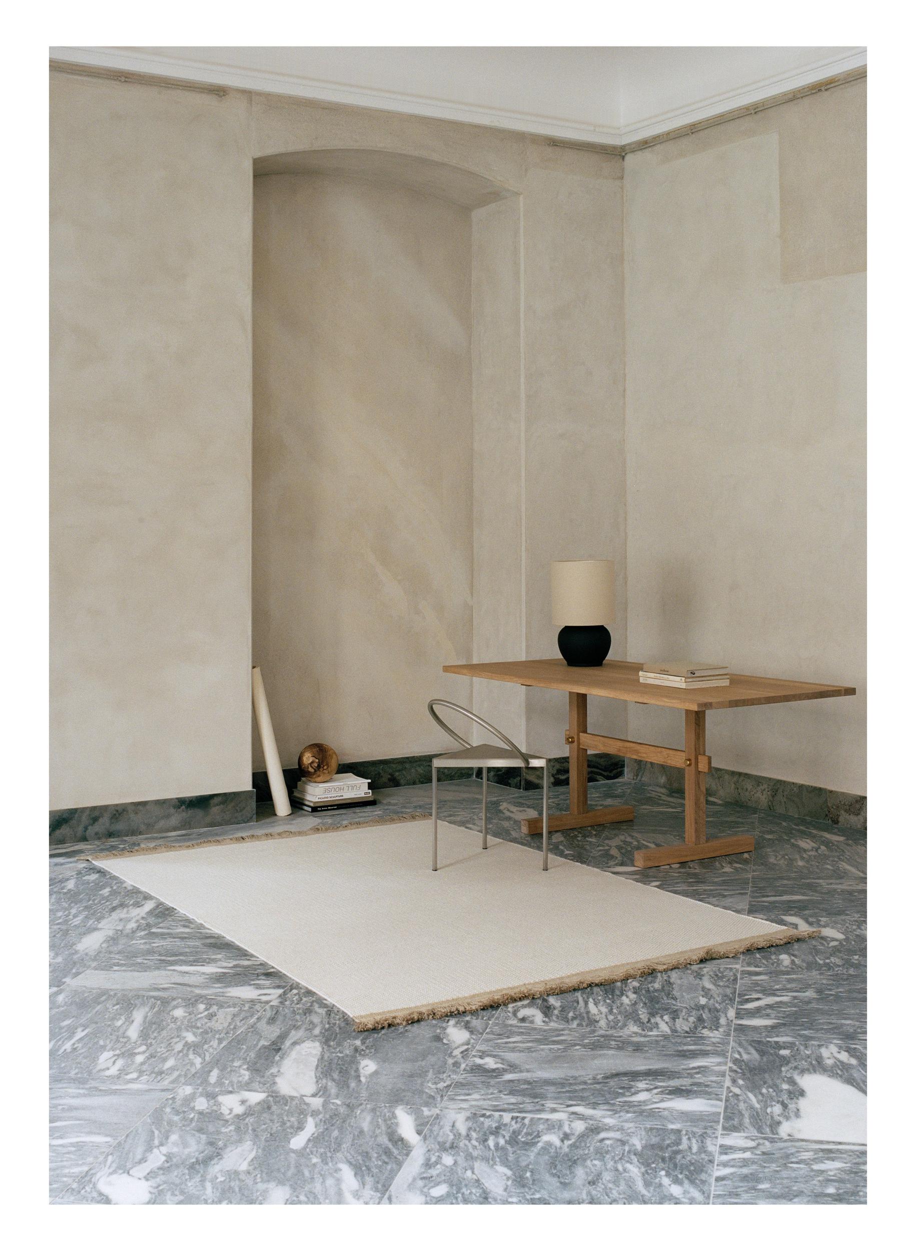 Wohnzimmer Teppich Pastoral Unity Grey aus 100% PET, in der Farbe Grey | Homerugs - Raumansicht