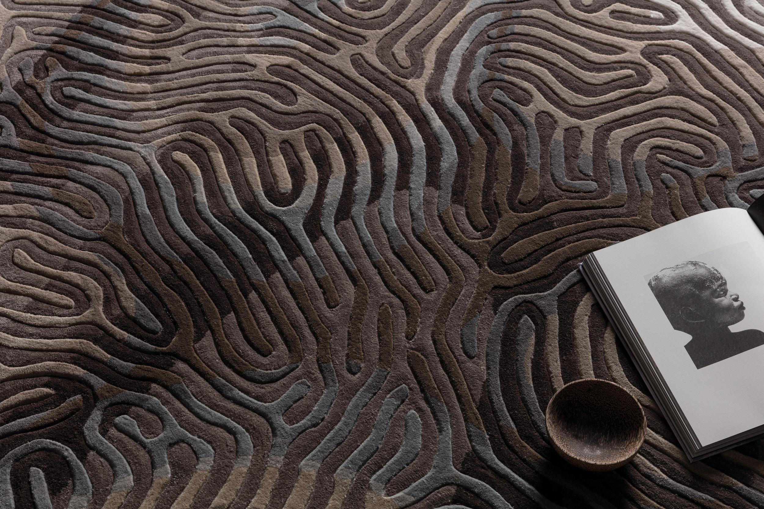 Schlafzimmer Teppich Parallel Brain Oyster Taupe aus 100% Meerseide, in der Farbe Oyster Taupe | Homerugs - Draufsicht