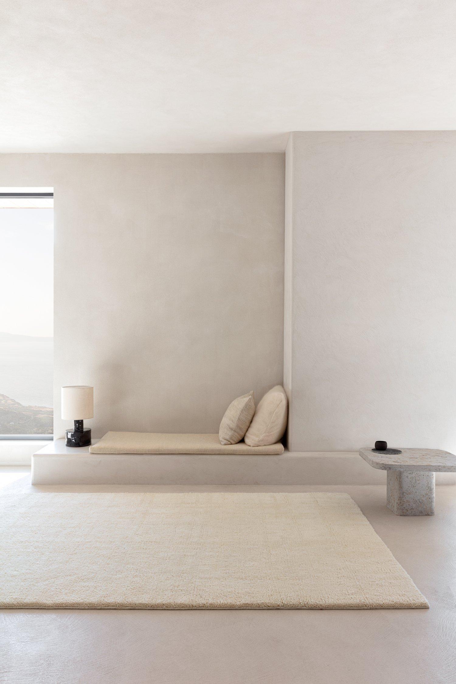 Living room rug Crisscross Beige, 100% Wool, in colour Beige | Homerugs - Room View